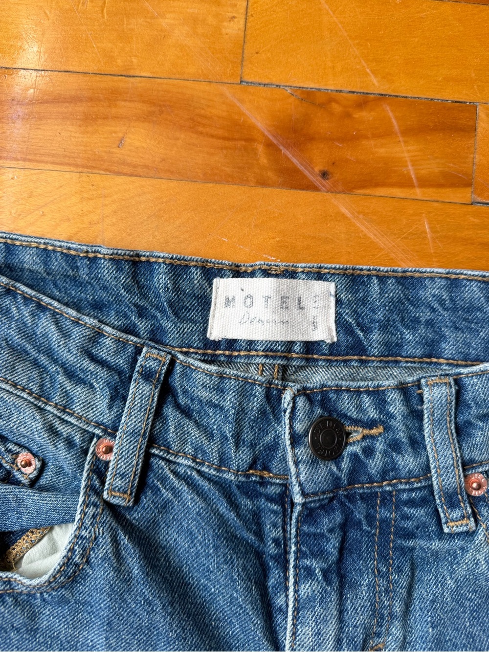 Motel low rise straight jeans size 26 - Picture 3 of 5
